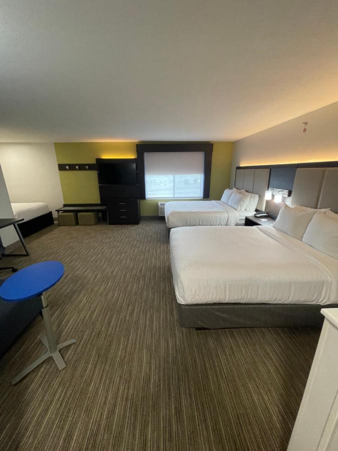 Holiday Inn Express Hotel & Suites Las Vegas By Ihg Exterior photo