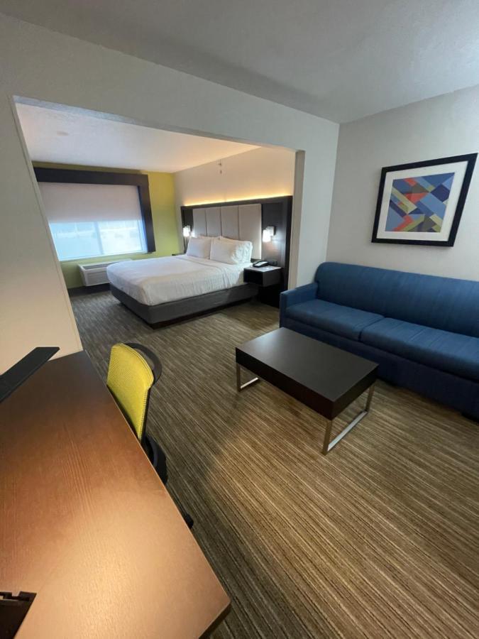 Holiday Inn Express Hotel & Suites Las Vegas By Ihg Exterior photo