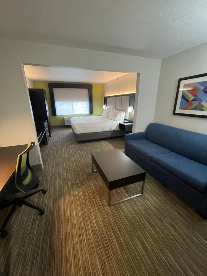 Holiday Inn Express Hotel & Suites Las Vegas By Ihg Exterior photo